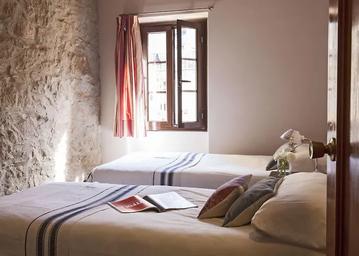 AinB Las Ramblas-Guardia Apartments